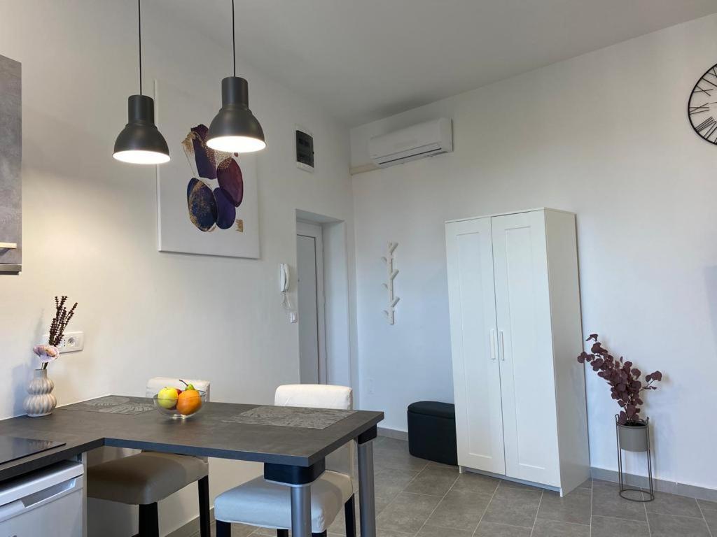 City Vibes Apartment Pula Buitenkant foto